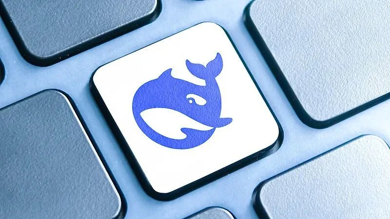 DeepSeek 代码审查与多场景任务重构可视化分析图